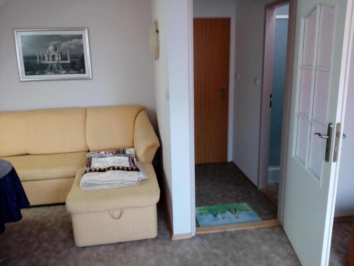 Platanus Bed and Breakfast Beckov Εξωτερικό φωτογραφία